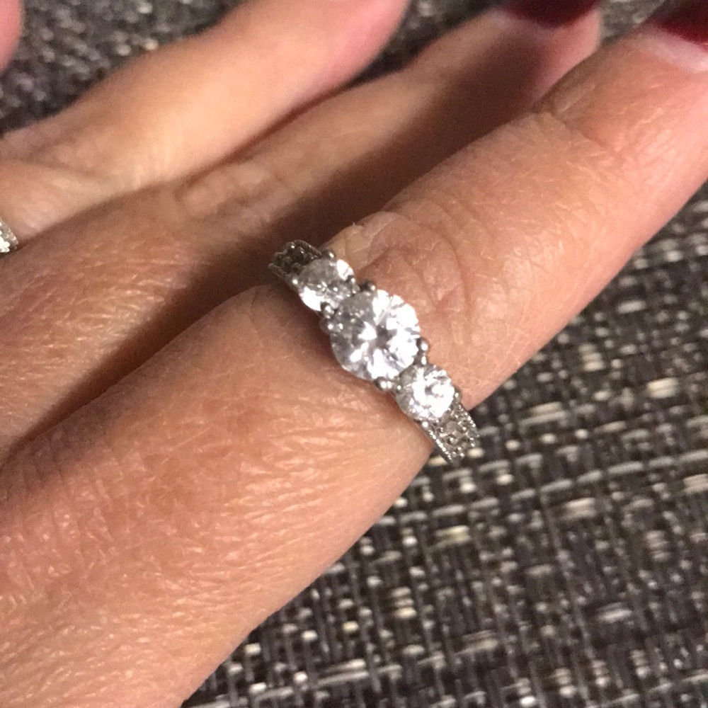 Ring - Picture 3 of 5